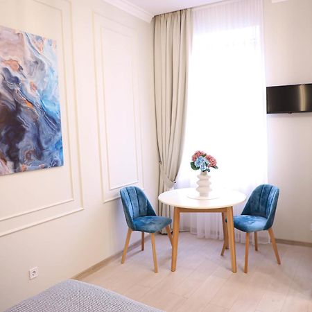 לבוב Modern Apartment, 3Mins To Opera מראה חיצוני תמונה