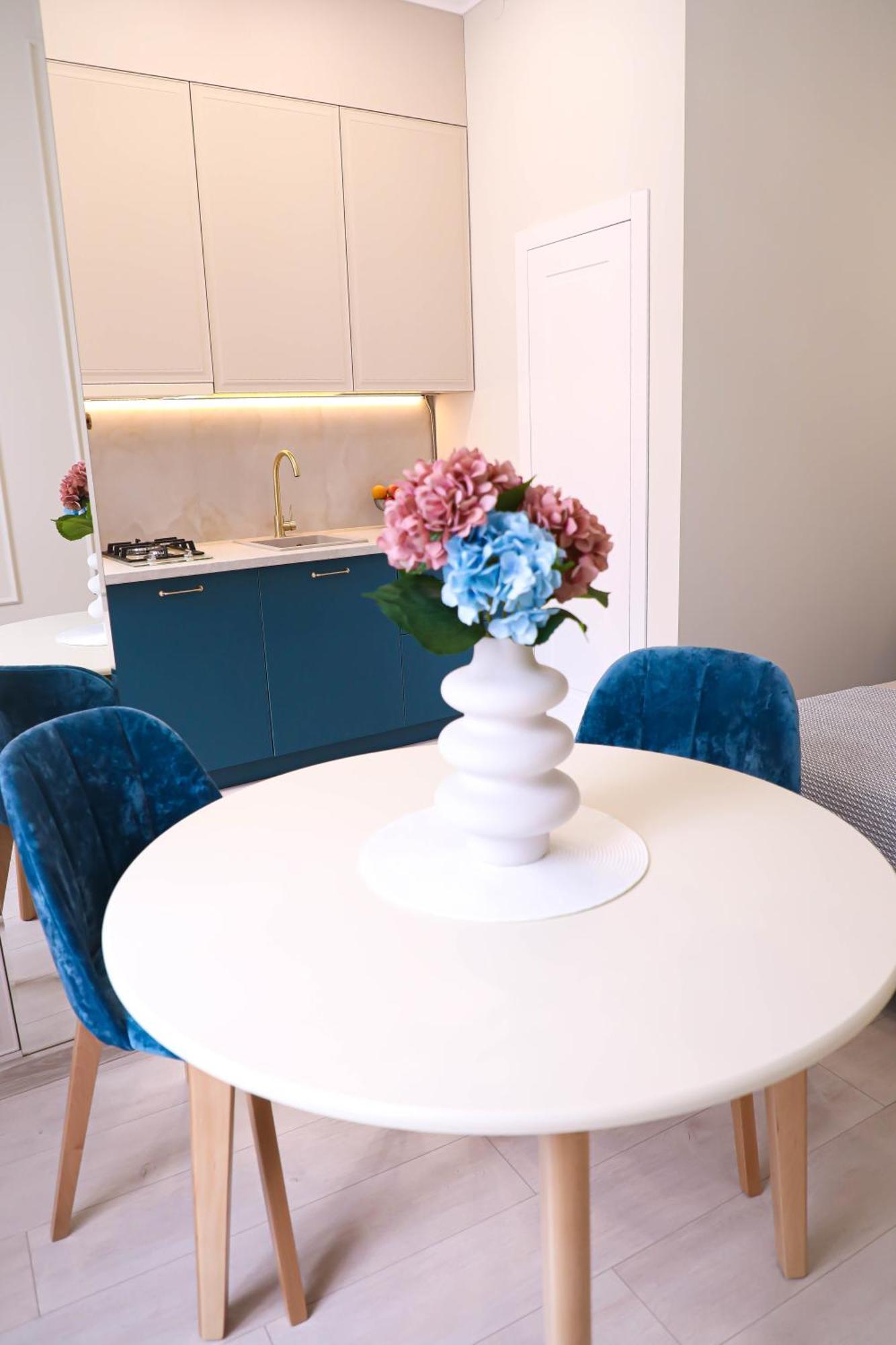לבוב Modern Apartment, 3Mins To Opera מראה חיצוני תמונה