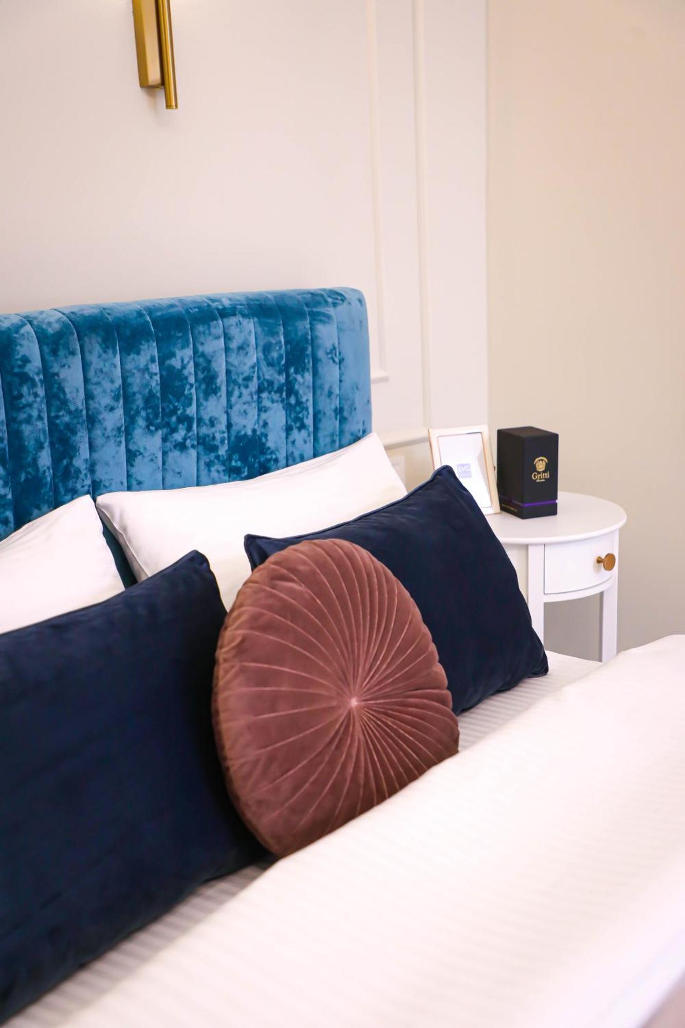 לבוב Modern Apartment, 3Mins To Opera מראה חיצוני תמונה